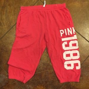 VS PINK Capri’s